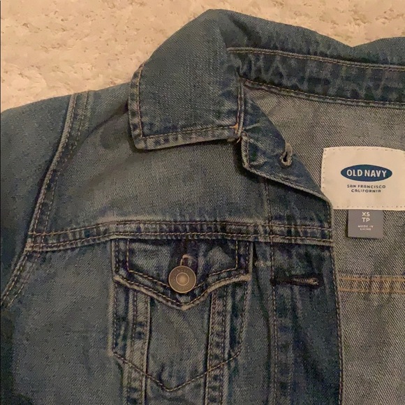 Girls old navy jean jacket - Picture 3 of 3